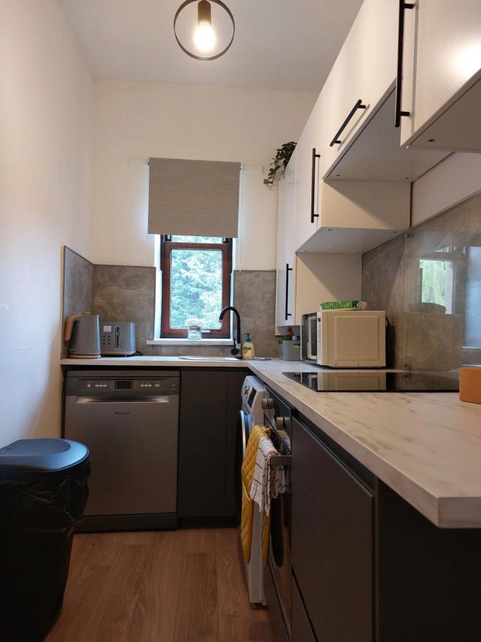 Modern & Bright, G/F, 1Br Apt. Real Hidden Gem Apartamento Hamilton Exterior foto